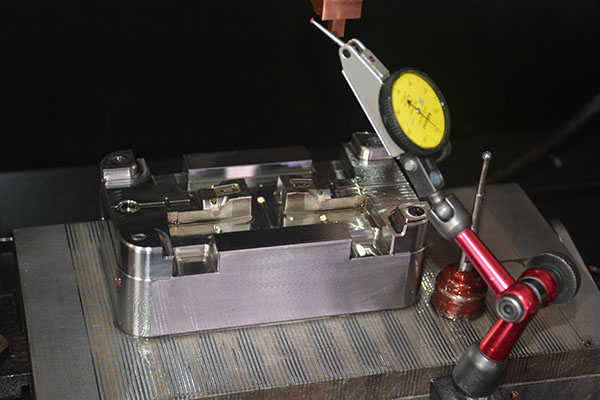 精密金屬模具 精密金屬模具