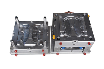 精密塑膠模具廠，精度方面可以達(dá)到0.015mm