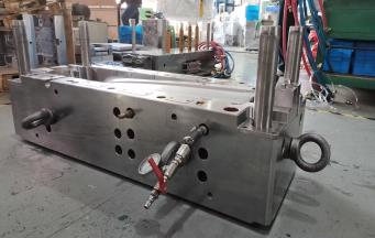 塑膠模具滑動(dòng)怎么辦？簡(jiǎn)單幾招，輕松解決！