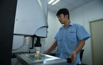 揭秘塑料模具制作：打造精品塑料模具的五大關(guān)鍵環(huán)節(jié)！