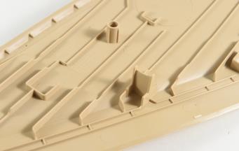 包膠二次注塑成型時，TPE軟膠粘模具如何改善？