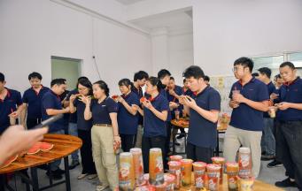 感恩思剛學長對于《經(jīng)營十二條》把追求全體從業(yè)人員物質(zhì)和精神兩方面幸福章節(jié)的精彩分享。